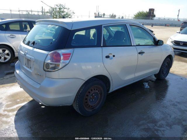 Toyota Matrix Image 11