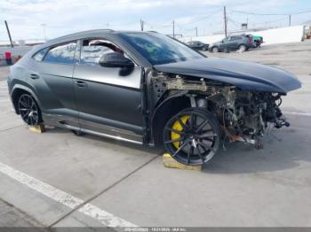  Salvage Lamborghini Urus