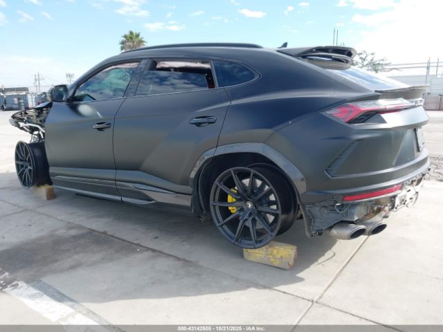 Lamborghini Urus Image 4