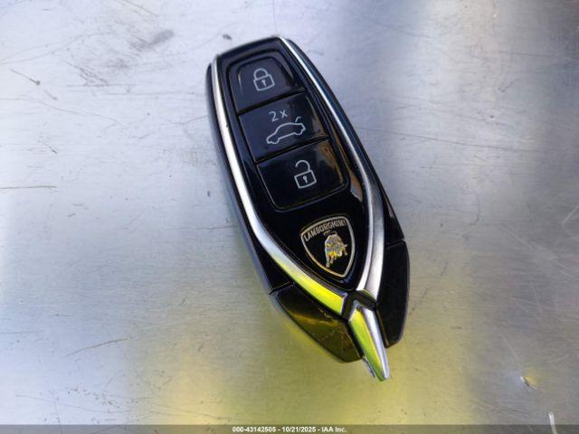 Lamborghini Urus Image 7