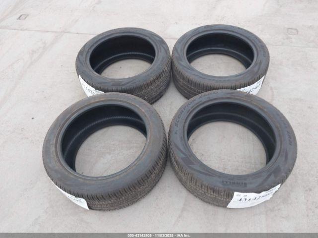 Lamborghini Urus Image 13