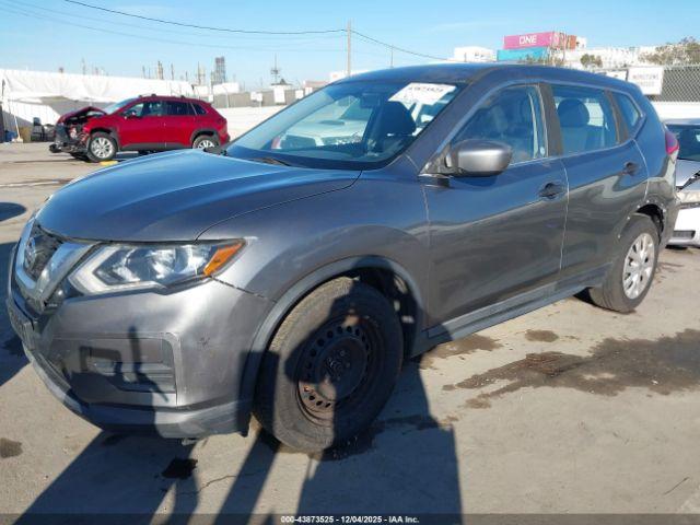 Nissan Rogue S Image 2