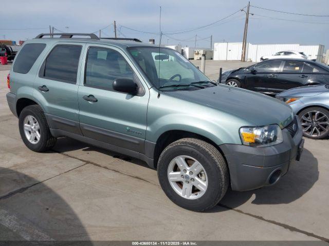  Salvage Ford Escape