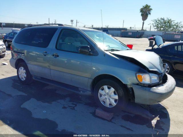  Salvage Toyota Sienna