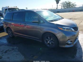  Salvage Toyota Sienna