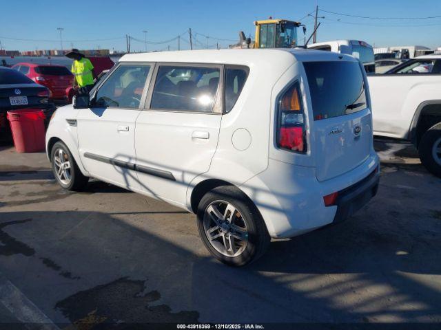 Kia Soul + Image 6