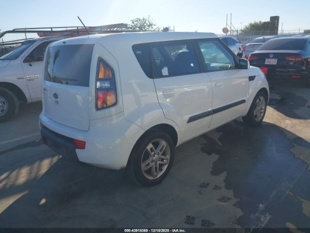 Kia Soul + Image 2