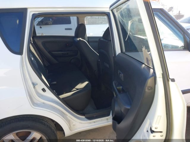 Kia Soul + Image 11