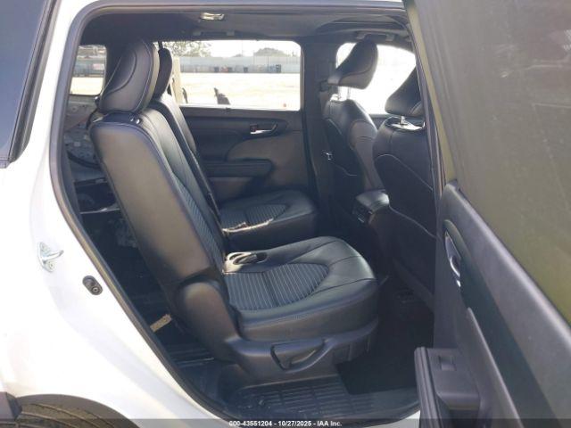 Toyota Highlander Xse Image 6