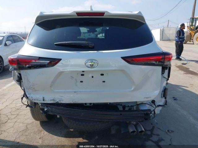 Toyota Highlander Xse Image 12