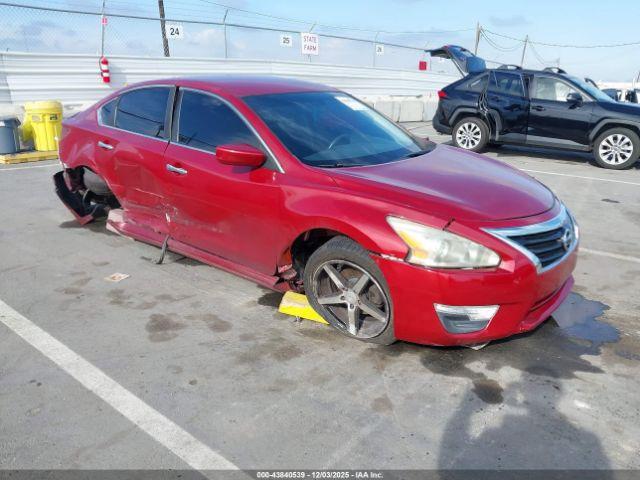  Salvage Nissan Altima