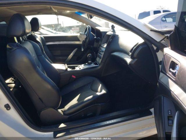 INFINITI G37 Journey Image 3