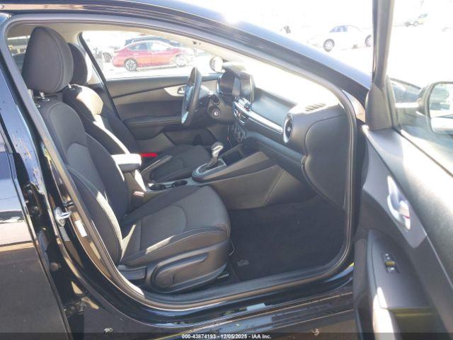 Kia Forte Lxs Image 8