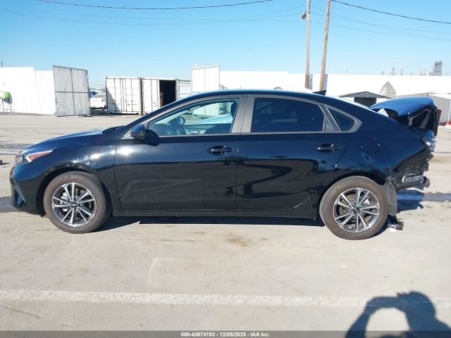 Kia Forte Lxs Image 14