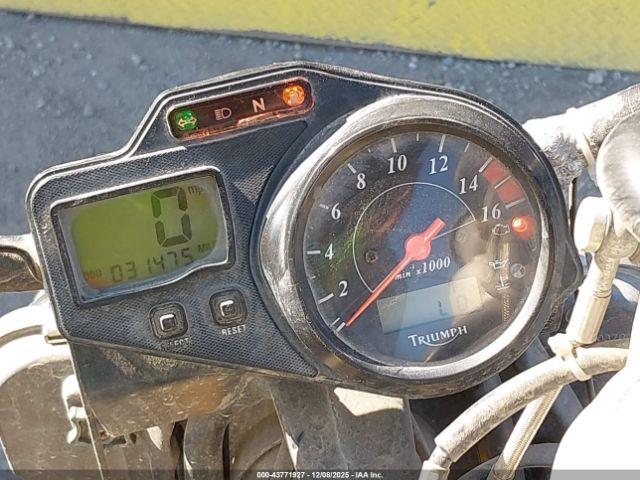 Triumph Motorcycle Tt600 Image 4