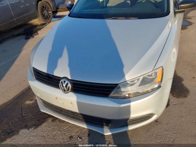 Volkswagen Jetta Image 4