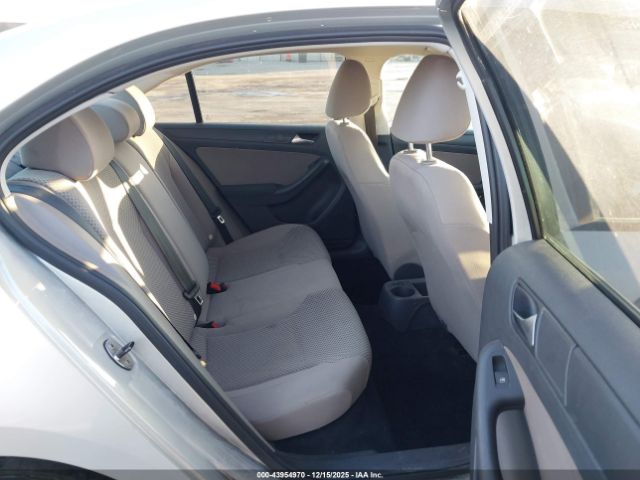 Volkswagen Jetta Image 8