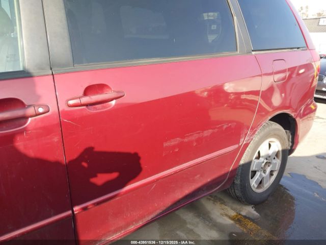 Toyota Sienna Xle Image 9