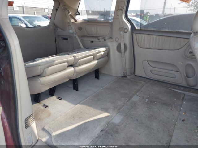 Toyota Sienna Xle Image 7