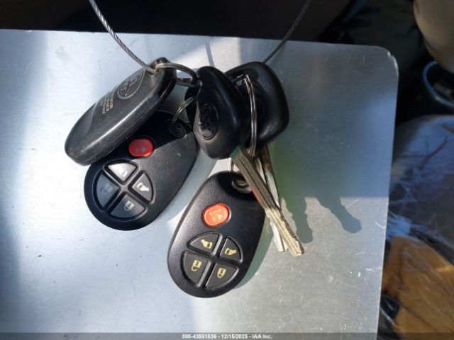 Toyota Sienna Xle Image 4