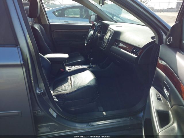 Mitsubishi Outlander Se Image 2