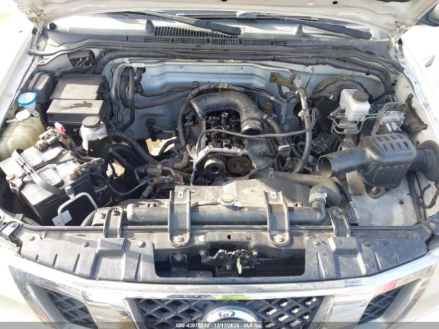 Nissan Frontier S Image 2