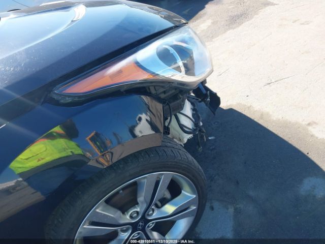 Hyundai VELOSTER Image 15