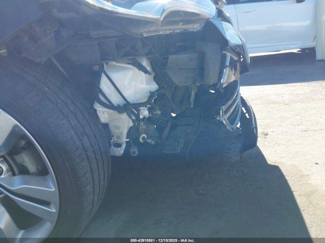 Hyundai VELOSTER Image 5