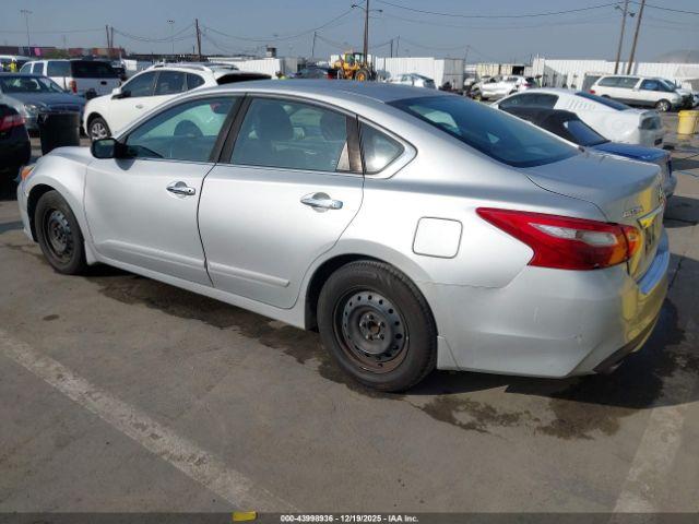 Nissan Altima 2.5 S Image 11