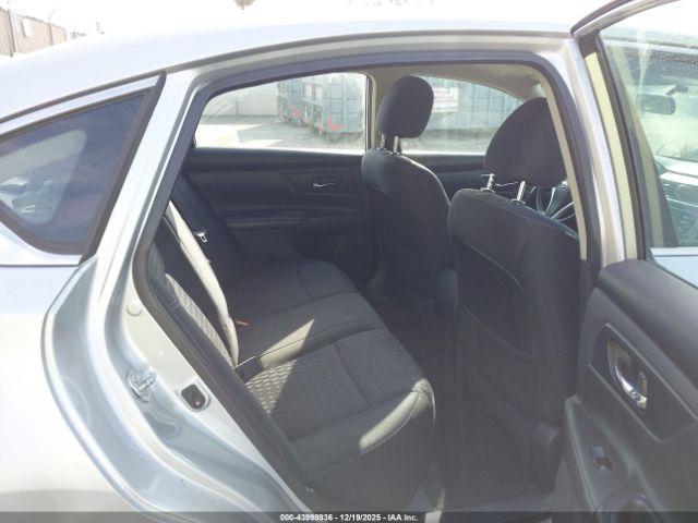 Nissan Altima 2.5 S Image 6