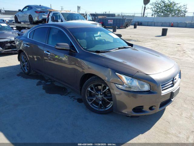  Salvage Nissan Maxima