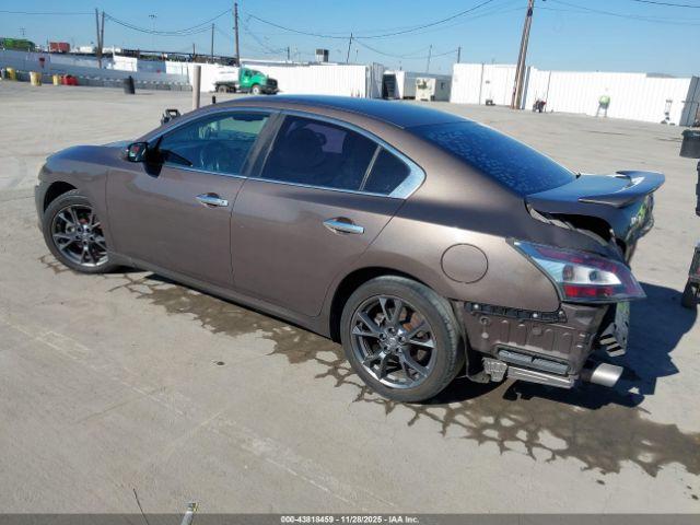 Nissan Maxima 3.5 S Image 11