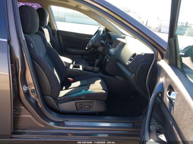 Nissan Maxima 3.5 S Image 2