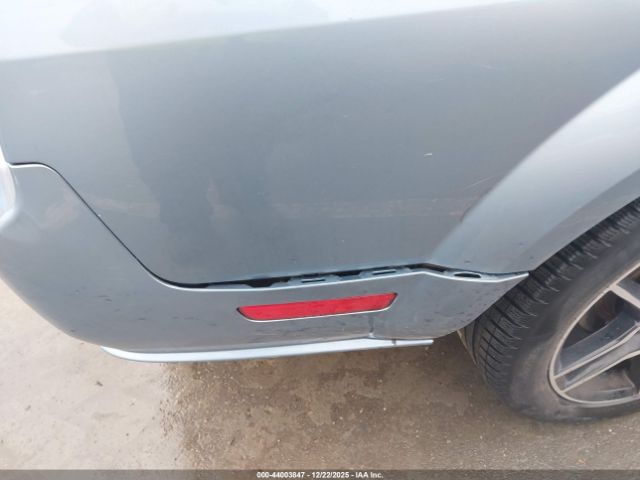 Ford Mustang Image 10