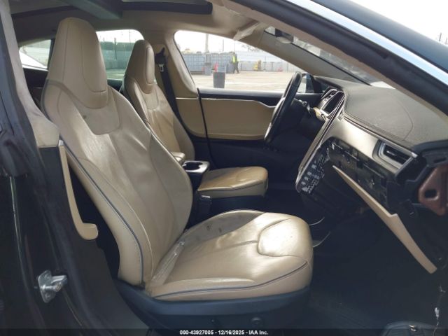 Tesla Model S Performance Image 4