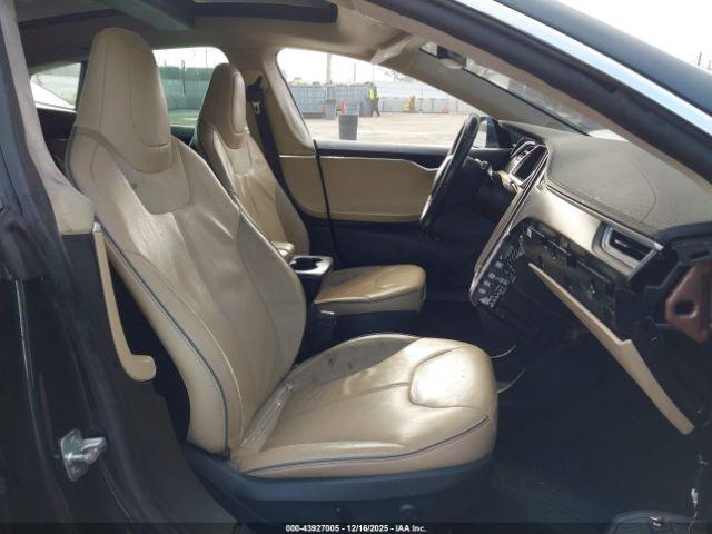 Tesla Model S Performance Image 4