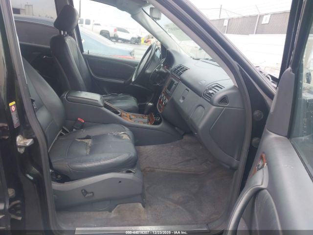 Mercedes-Benz M-Class 4matic Image 3