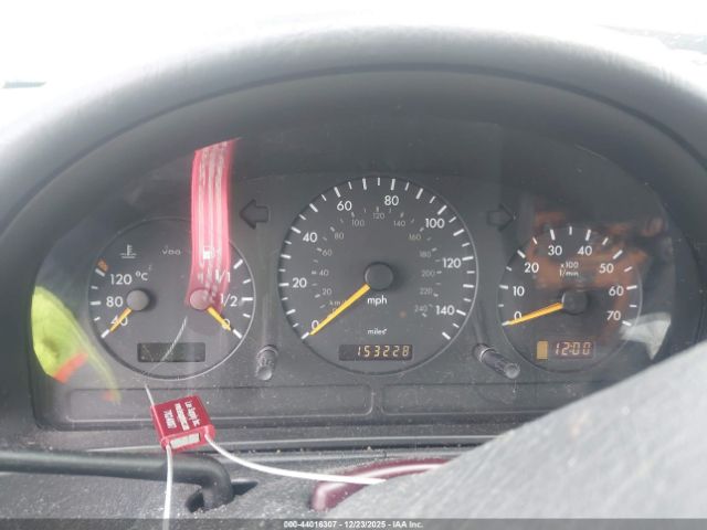 Mercedes-Benz M-Class 4matic Image 9