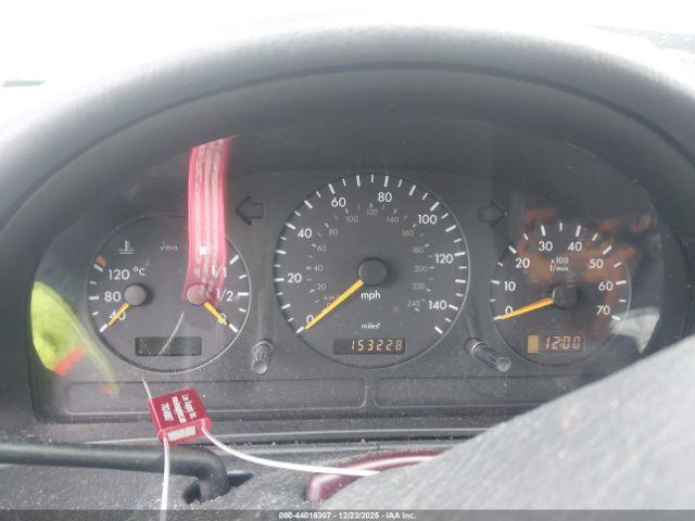 Mercedes-Benz M-Class 4matic Image 9