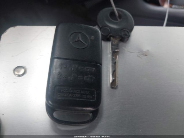 Mercedes-Benz M-Class 4matic Image 11