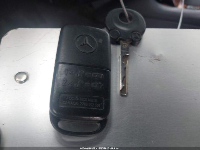 Mercedes-Benz M-Class 4matic Image 11