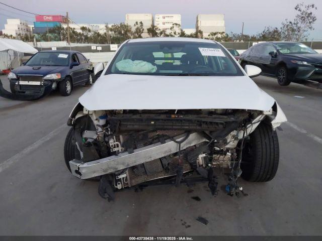 Hyundai Ioniq Sel Image 5