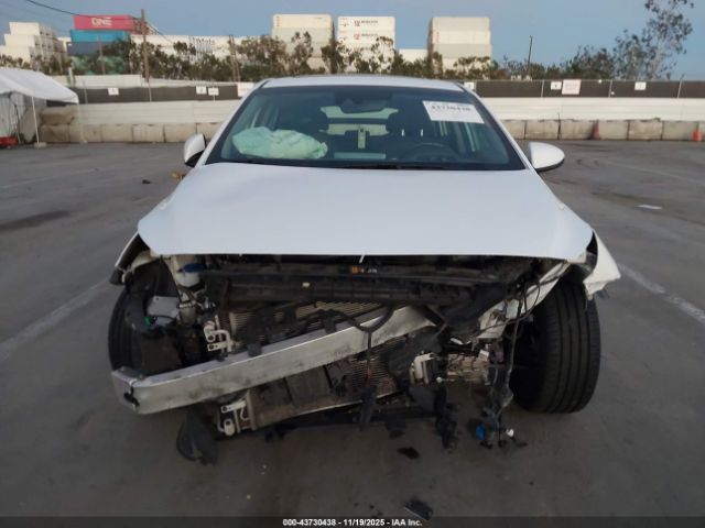 Hyundai Ioniq Sel Image 6