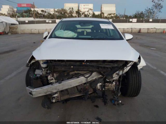 Hyundai Ioniq Sel Image 6