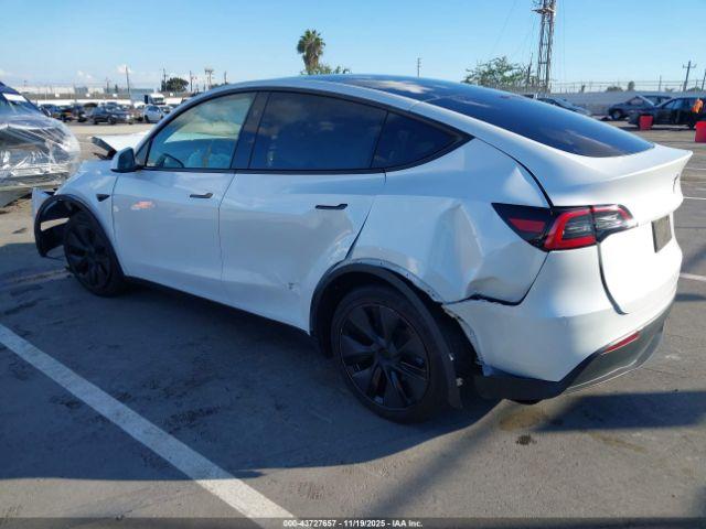 Tesla Model Y Long Range Dual Motor Rear-wheel Drive Image 2