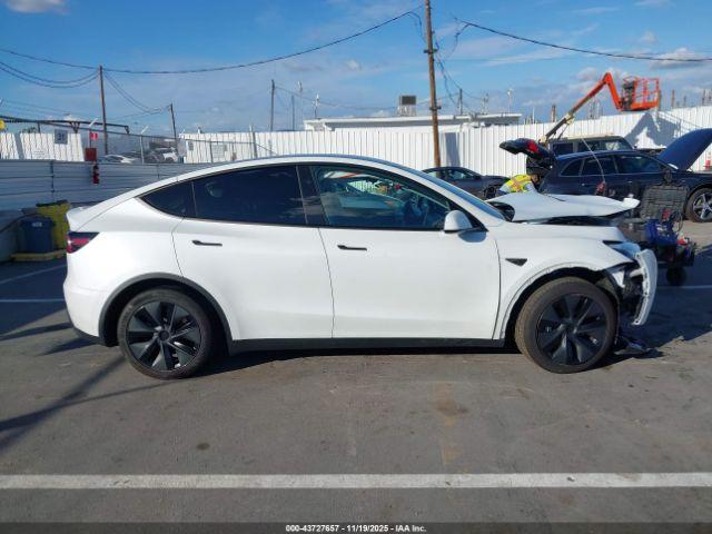 Tesla Model Y Long Range Dual Motor Rear-wheel Drive Image 12