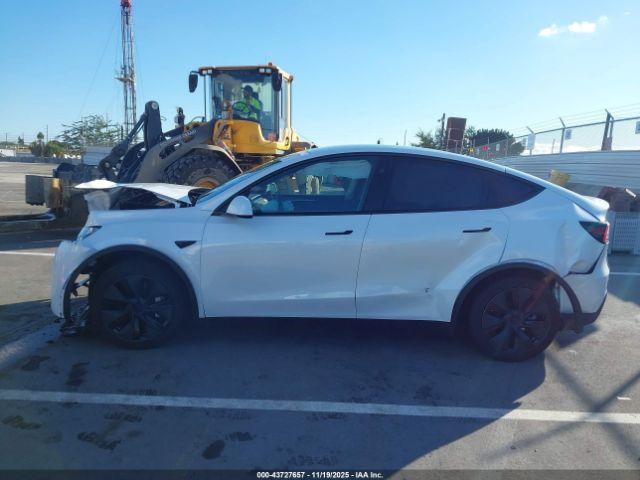 Tesla Model Y Long Range Dual Motor Rear-wheel Drive Image 16