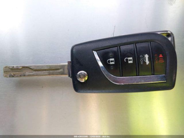 Toyota Corolla Le Image 8