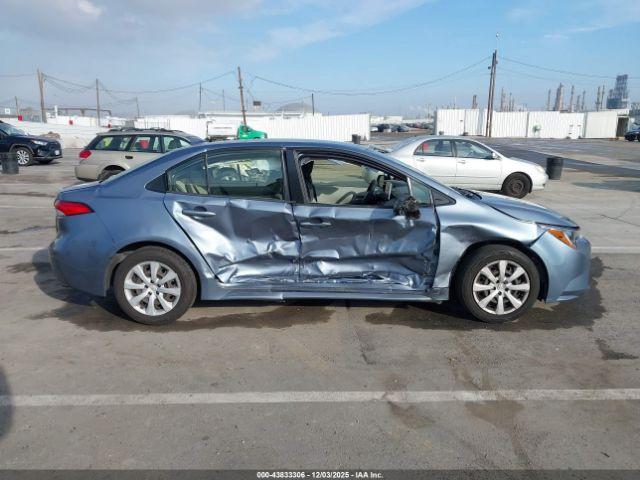 Toyota Corolla Le Image 2