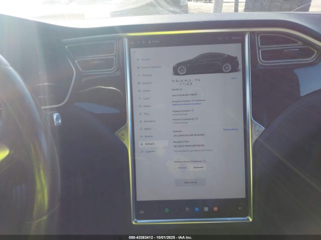 Tesla Model S Image 18